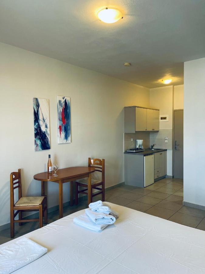 Amaryllis Aparthotel ปลาเตเนียส ภายนอก รูปภาพ