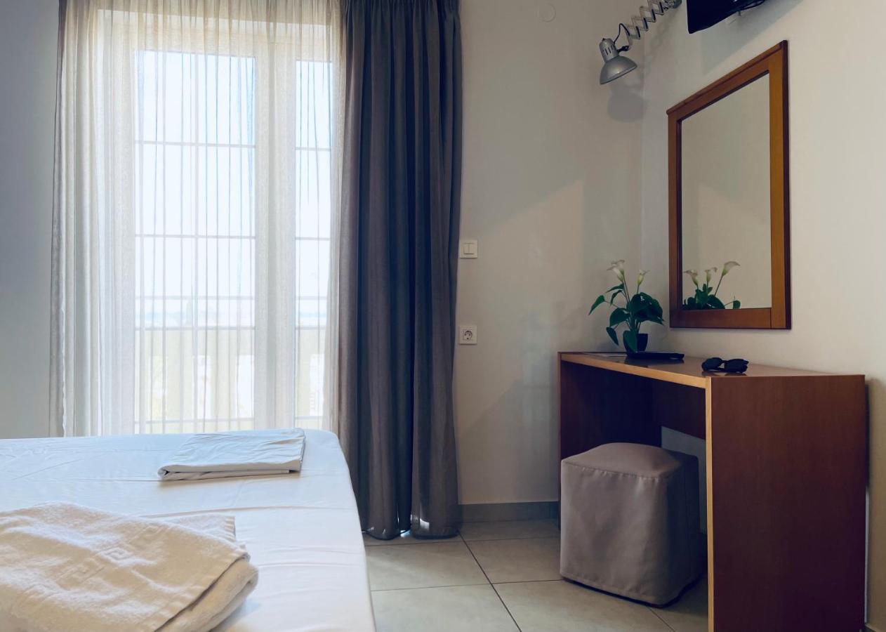 Amaryllis Aparthotel ปลาเตเนียส ภายนอก รูปภาพ