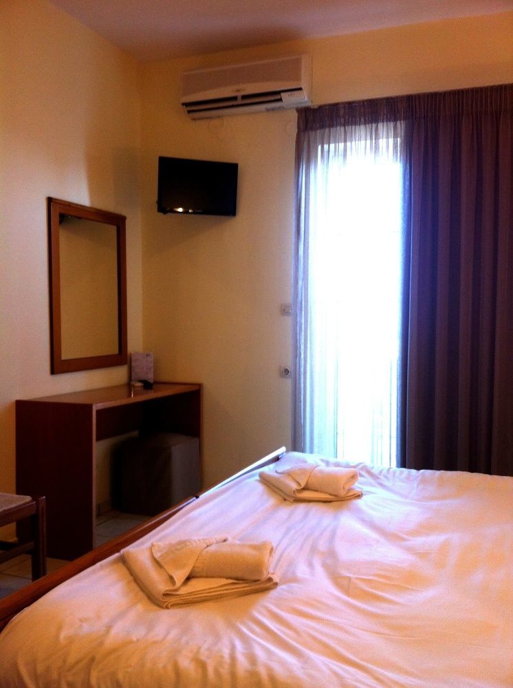 Amaryllis Aparthotel ปลาเตเนียส ภายนอก รูปภาพ